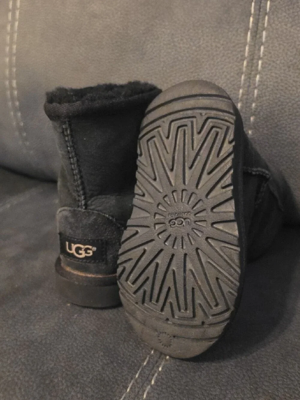 UGG Sz 8 Toddler Kids Black Suede Shearling Lined Boots
